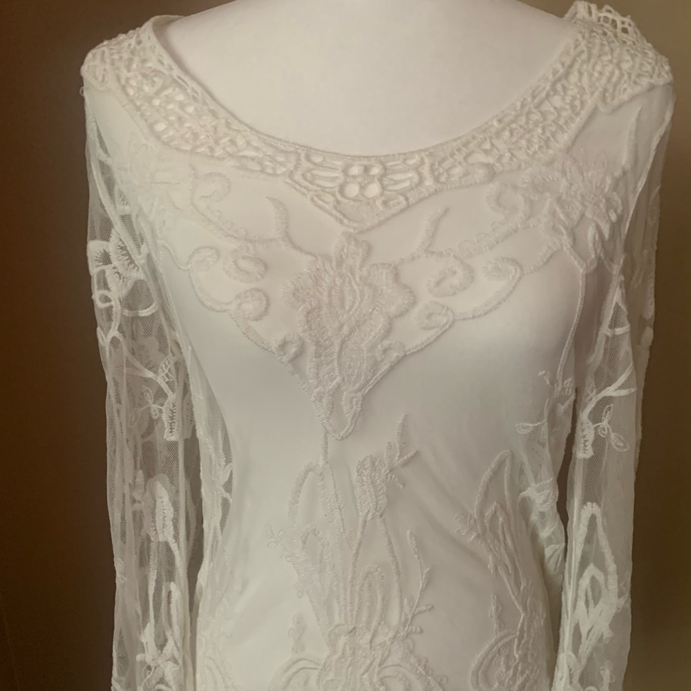 Women’s Size Sm White Lace Tunic Top